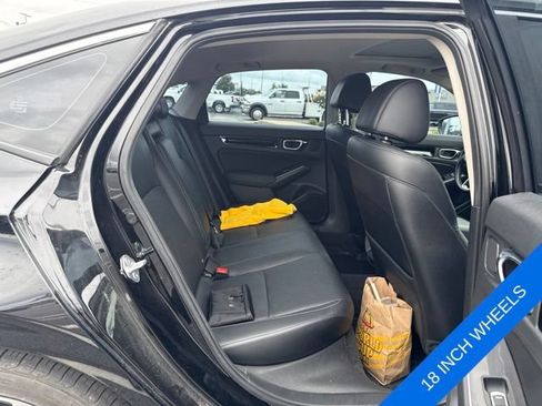 Used 2022 Honda Civic Touring image 9