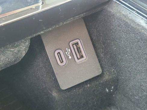 Used 2022 Lincoln Nautilus Reserve w/ Luxury Package image 19