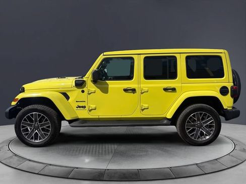 Used 2023 Jeep Wrangler Unlimited Sahara w/ Cold Weather Group AWD/4WD image 2