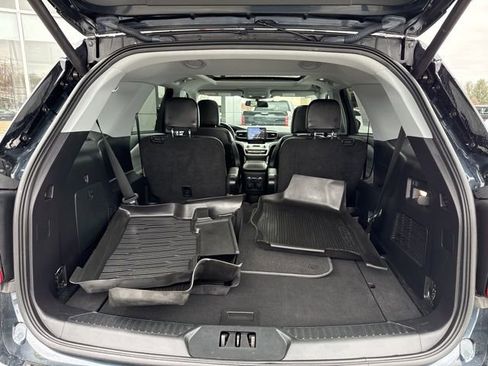 Used 2022 Ford Explorer XLT w/ Equipment Group 202A image 30