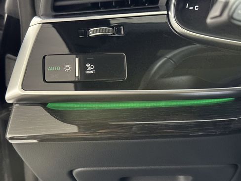 Used 2025 Audi Q8 Premium Plus w/ Premium Plus Package image 21