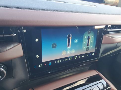 New 2025 Lincoln Navigator Reserve image 30