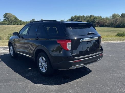 Used 2023 Ford Explorer XLT w/ Equipment Group 202A image 5