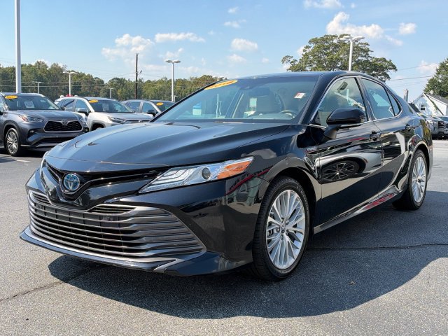 Used 2018 Toyota Camry XLE FWD image 7