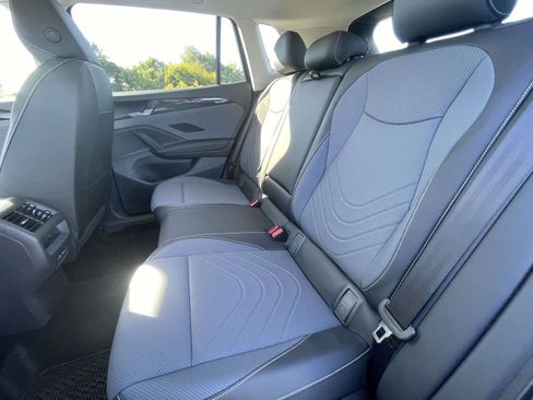 Certified 2026 Volkswagen Tiguan SE w/ Panoramic Sunroof Package FWD image 13