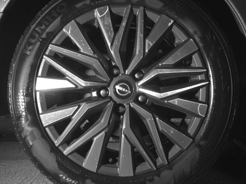 Used 2025 Nissan Altima 2.5 SV image 15