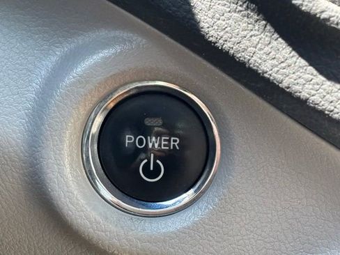 Used 2009 Toyota Highlander Limited AWD/4WD image 16