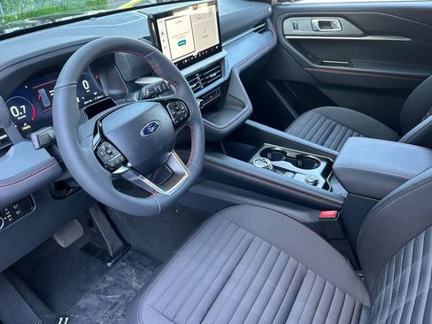 New 2026 Ford Explorer ST-Line w/ ST-Line Street Pack AWD/4WD image 11