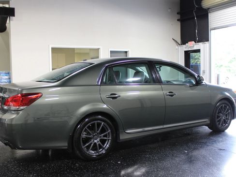 Used 2011 Toyota Avalon FWD image 3