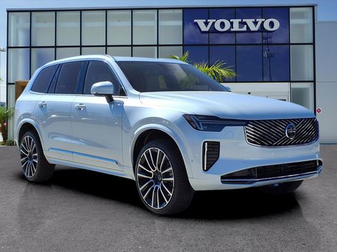 New 2026 Volvo XC90 B5 Plus image 1