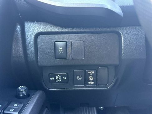 Used 2021 Toyota Tacoma TRD Off-Road w/ Technology Package AWD/4WD image 34