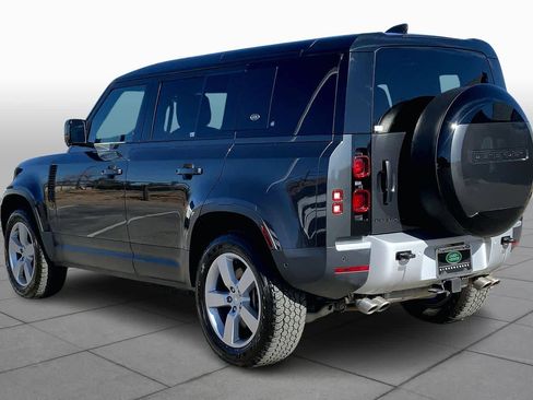 Used 2024 Land Rover Defender 110 SE image 11