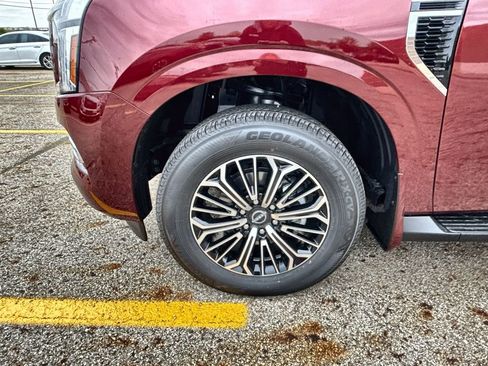 New 2025 Nissan Armada SL w/ Captain's Chari Seat Package image 18