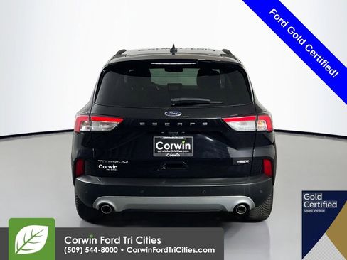 Used 2020 Ford Escape Titanium image 14