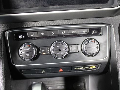 Used 2021 Volkswagen Atlas Cross Sport SE w/ Panoramic Sunroof Package image 23