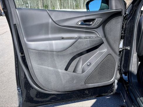 Used 2023 Chevrolet Equinox LT w/ Driver Convenience Package image 9