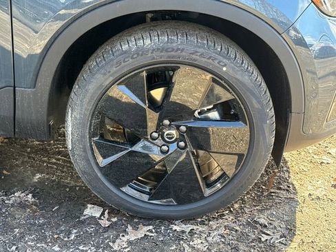 New 2026 Volvo XC40 B5 Ultra w/ Protection Package Premier image 8