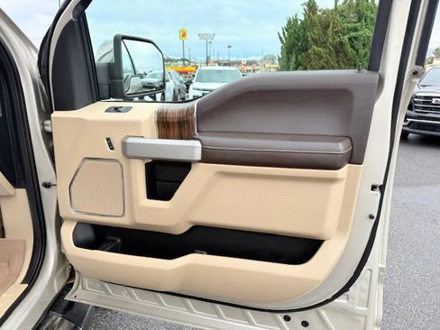 Used 2018 Ford F150 Lariat image 23