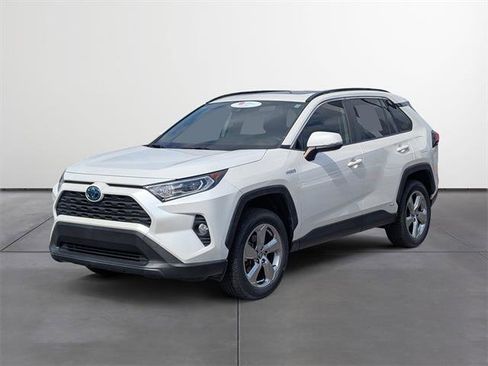 Certified 2021 Toyota RAV4 XLE Premium image 2