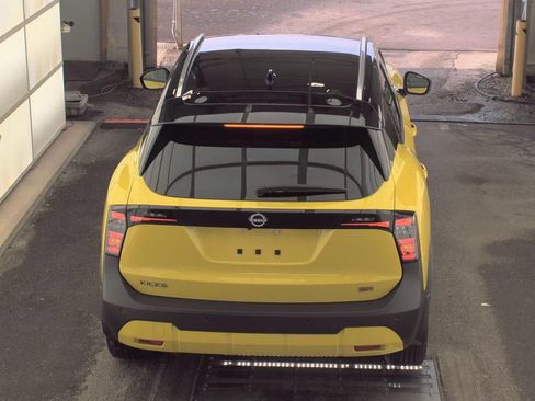 Certified 2025 Nissan Kicks SR FWD image 5