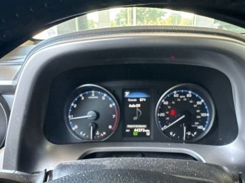Used 2017 Toyota RAV4 XLE AWD/4WD image 4