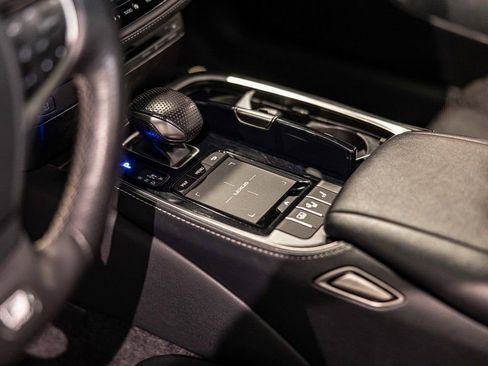 Used 2022 Lexus LS 500 F Sport w/ Accessory Package (Z1) image 23