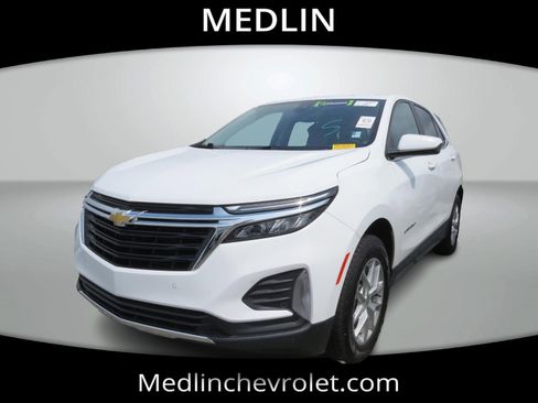 Used 2023 Chevrolet Equinox LT w/ Driver Convenience Package image 3