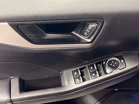 Used 2022 Ford Escape SE image 16