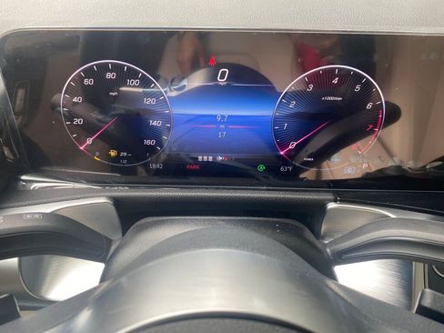 New 2026 Mercedes-Benz GLB 250 4MATIC image 9