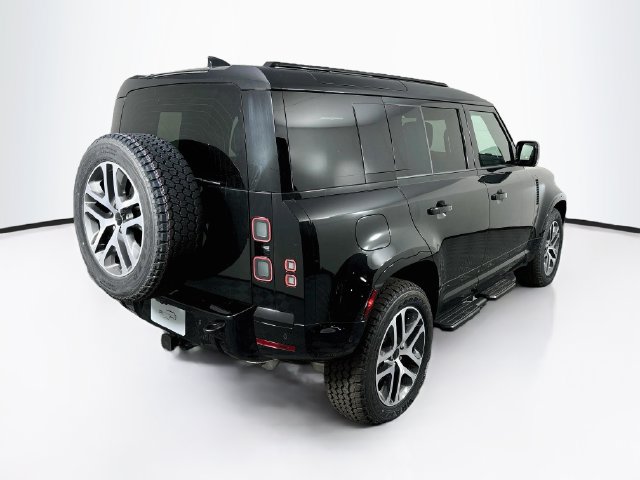 New 2026 Land Rover Defender 110 X-Dynamic SE AWD/4WD image 4