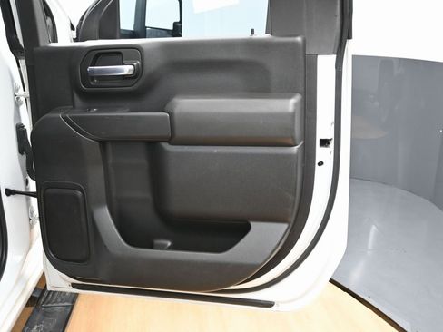 Used 2022 Chevrolet Silverado 2500 Custom w/ Custom Value Package image 32