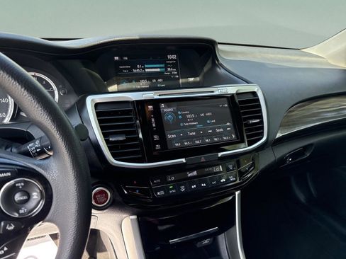 Used 2016 Honda Accord EX image 21