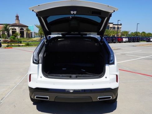 Used 2025 Cadillac XT4 Sport w/ LPO, Onyx Lite Package AWD/4WD image 40
