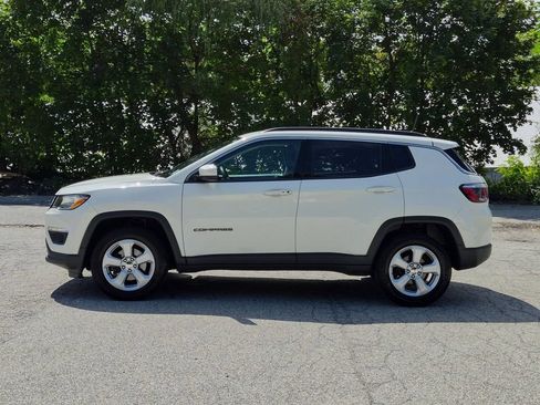 Used 2018 Jeep Compass Latitude w/ Popular Equipment Group AWD/4WD image 8