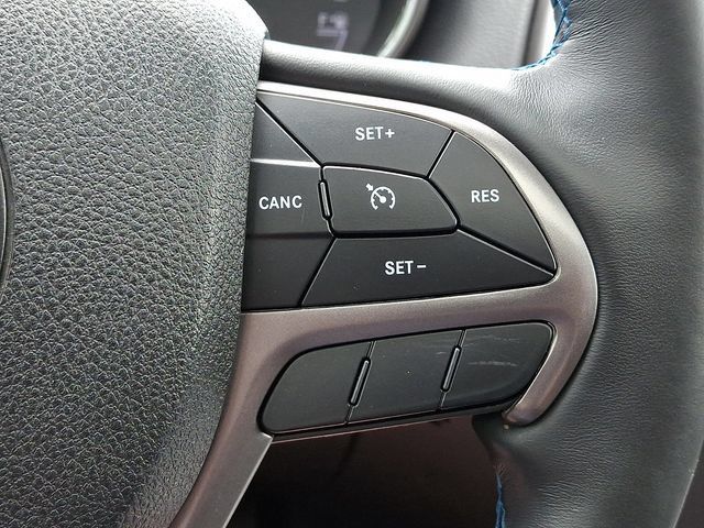 Used 2018 Jeep Grand Cherokee Laredo AWD/4WD image 24