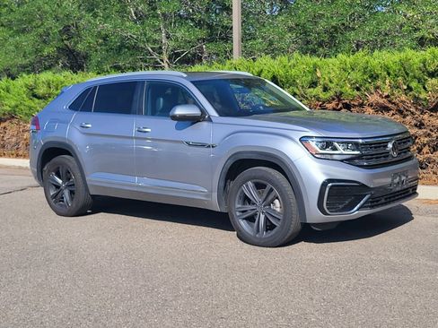 Used 2022 Volkswagen Atlas Cross Sport SEL R-Line AWD/4WD image 3