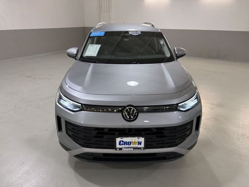 Used 2025 Volkswagen Tiguan S AWD/4WD image 3