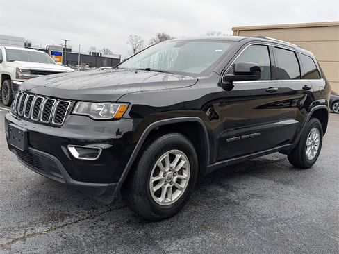 Used 2018 Jeep Grand Cherokee Laredo image 9