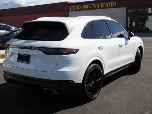 Used 2020 Porsche Cayenne image 8