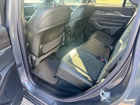 Used 2026 Jeep Grand Cherokee 4WD image 14