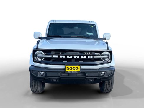 New 2025 Ford Bronco Outer Banks image 8