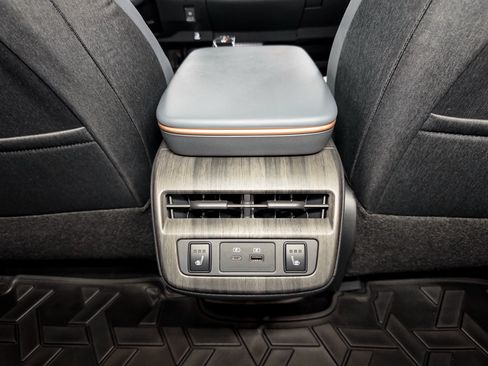 Used 2024 Nissan Ariya AWD image 22