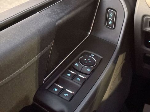 Used 2022 Ford F150 Lightning XLT image 35