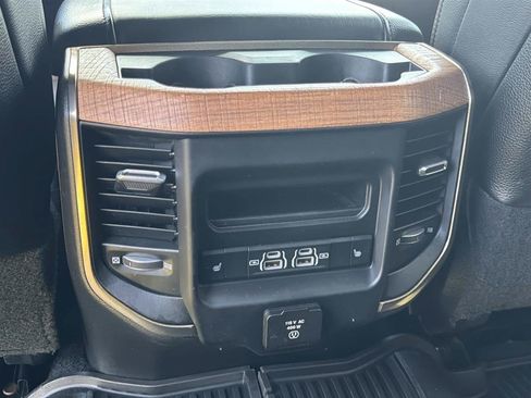 Used 2022 RAM 3500 Limited AWD/4WD image 18
