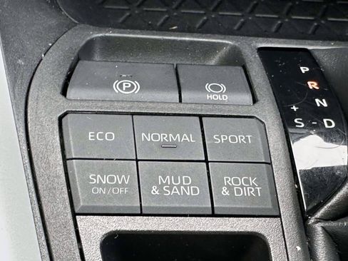 Used 2022 Toyota RAV4 XLE w/ Convenience Package AWD/4WD image 26