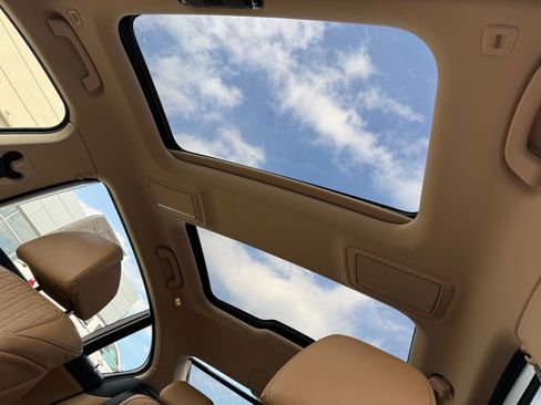 Used 2021 BMW 750i xDrive 750i xDrive w/ Executive Package image 3