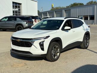 Used 2025 Chevrolet Trax LT FWD video 1