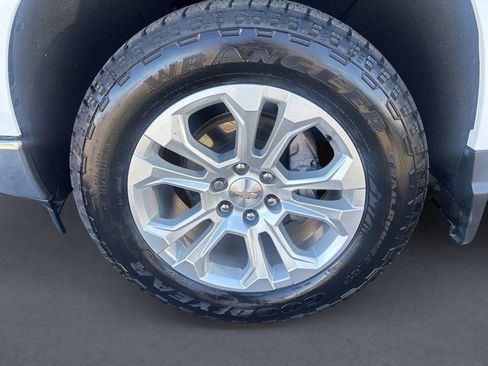 Used 2022 Chevrolet Silverado 1500 LTZ image 9