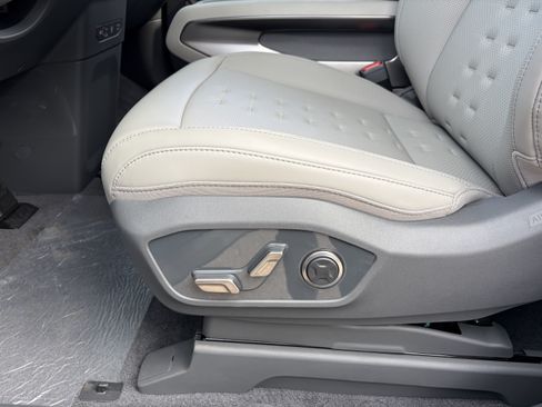 New 2026 Kia EV9 Wind AWD/4WD image 19