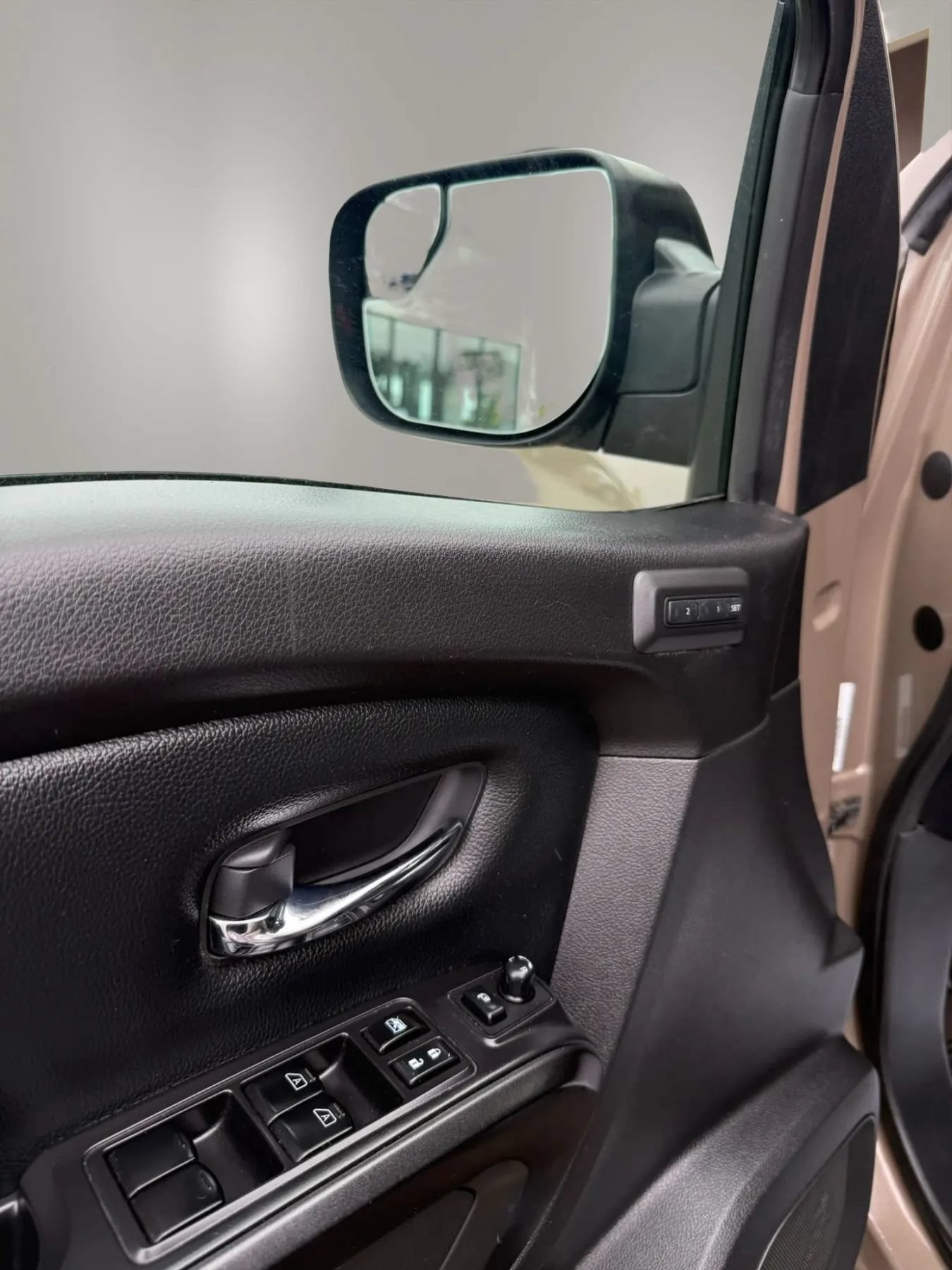 Used 2021 Nissan Titan PRO-4X w/ Pro-4x Convenience Package AWD/4WD image 21